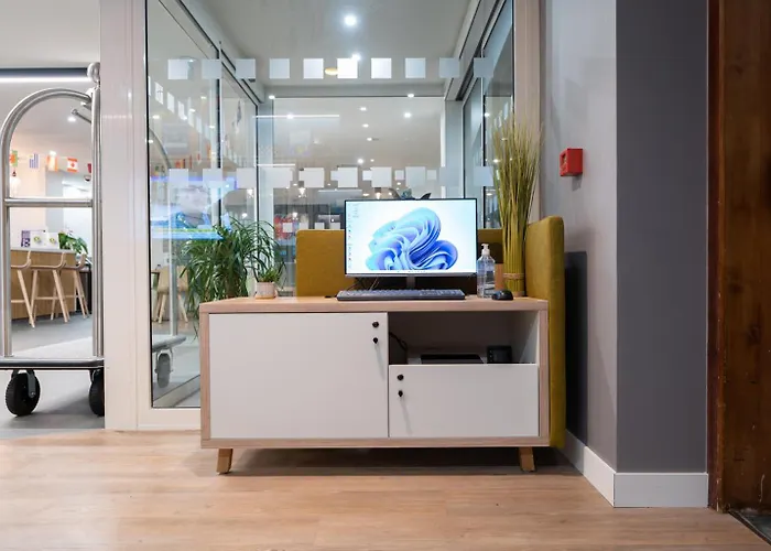 Calais-centre By Ihg 4* Calais