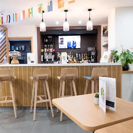 מלון Calais-centre By Ihg