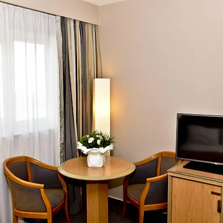 מלון Calais-centre By Ihg