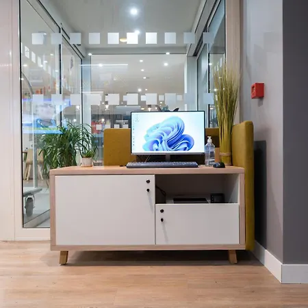 Calais-centre By Ihg 4* קאלה