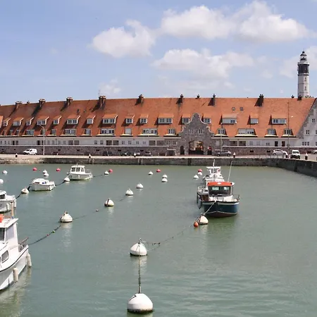 מלון Calais-centre By Ihg 4*