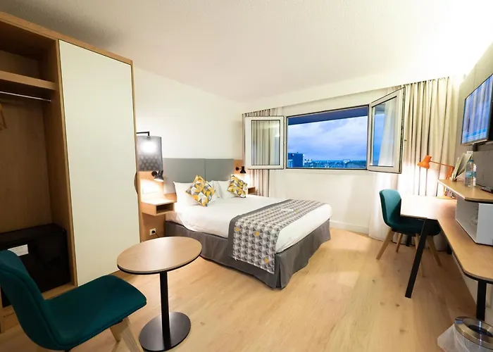 Calais-centre By Ihg 4*